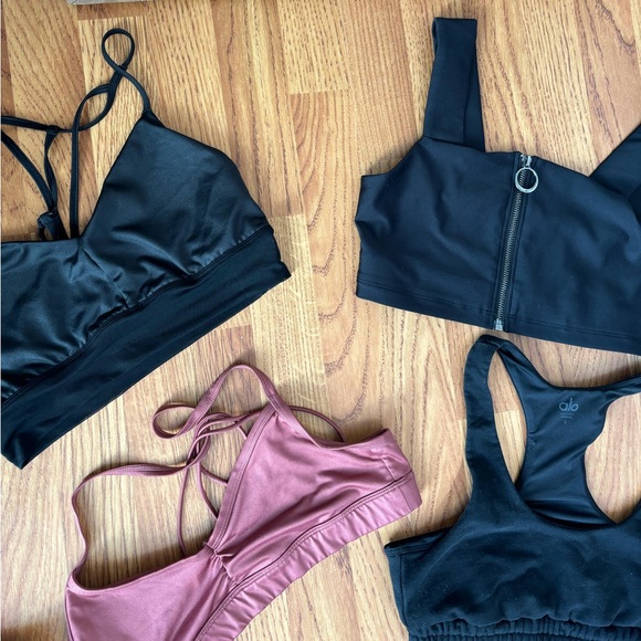 Luxe ALO Yoga bras and leggings bundle - Picture 4 of 11